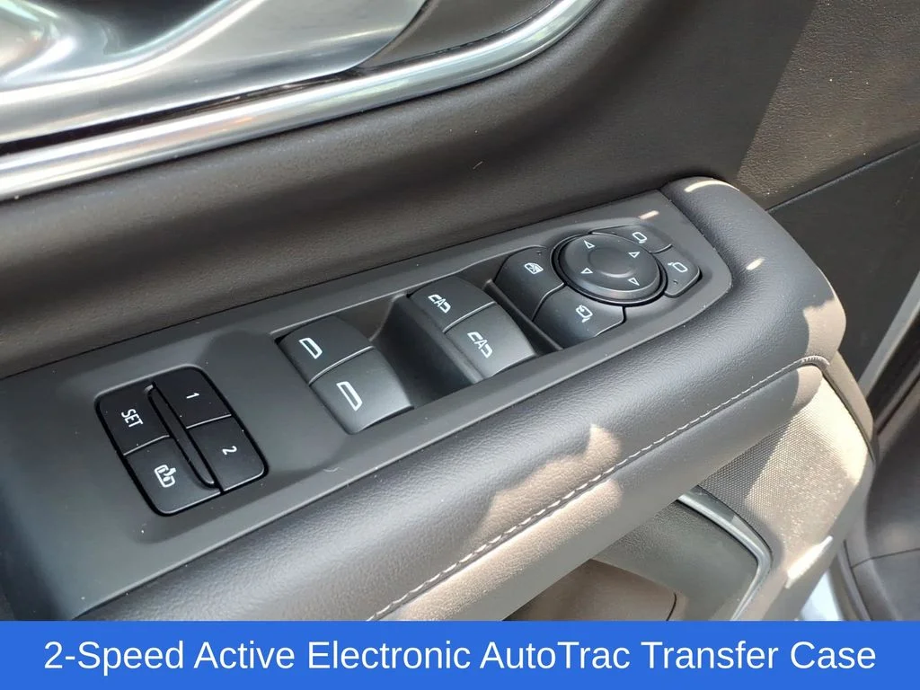 Used 2022 Gray Chevrolet Z71 image 29