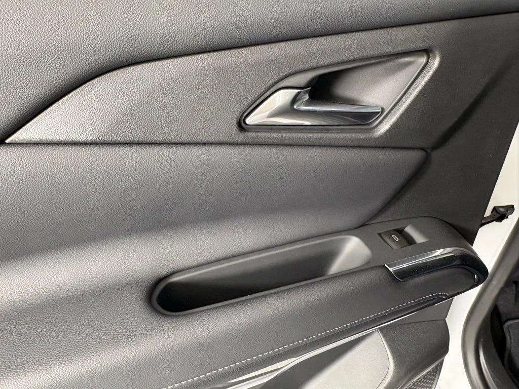 New 2026 Summit White Chevrolet LT image 39