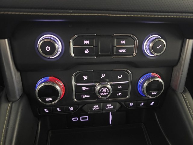 Used 2021 Black GMC SLT image 17