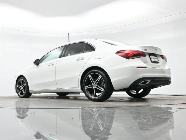 Used 2022 Polar White Mercedes-Benz A 220 image 28