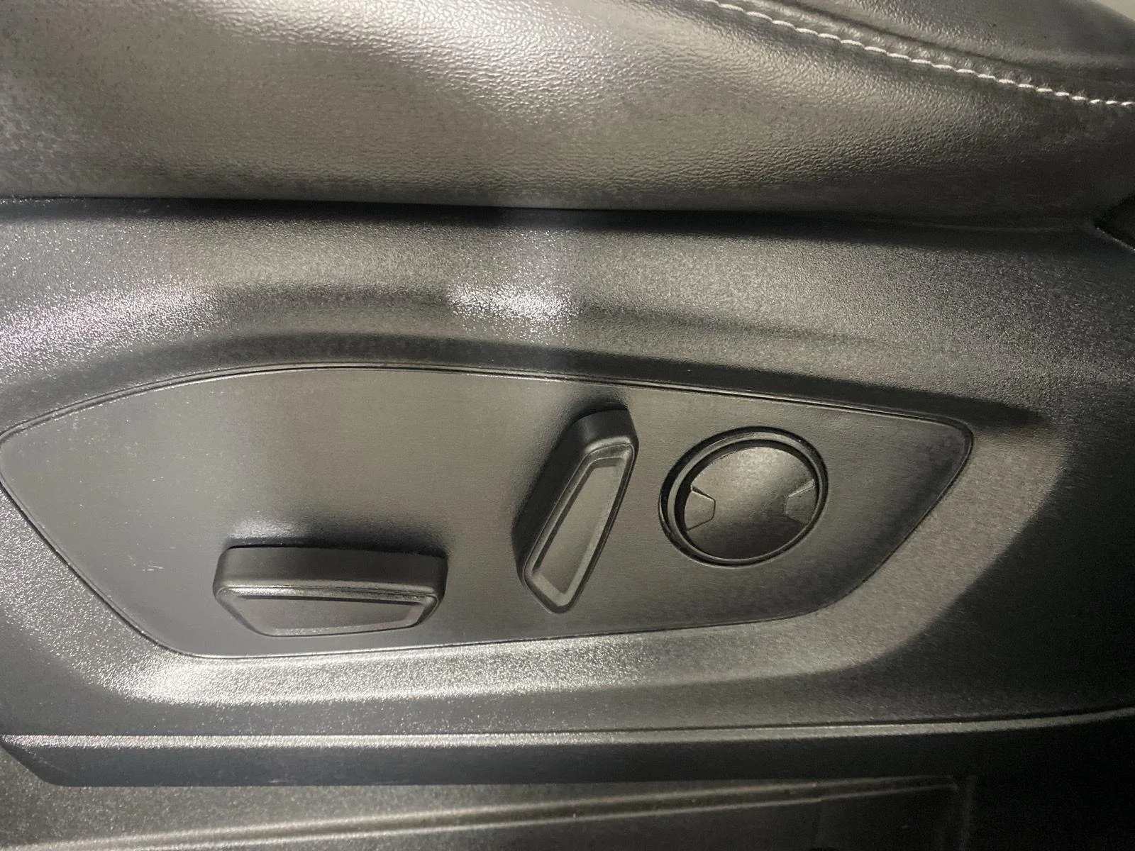 Used 2023 Agate Black Ford XLT image 11
