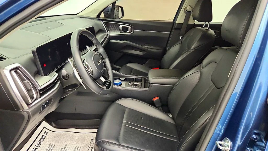 Used 2025 Mineral Blue Kia EX AWD image 12