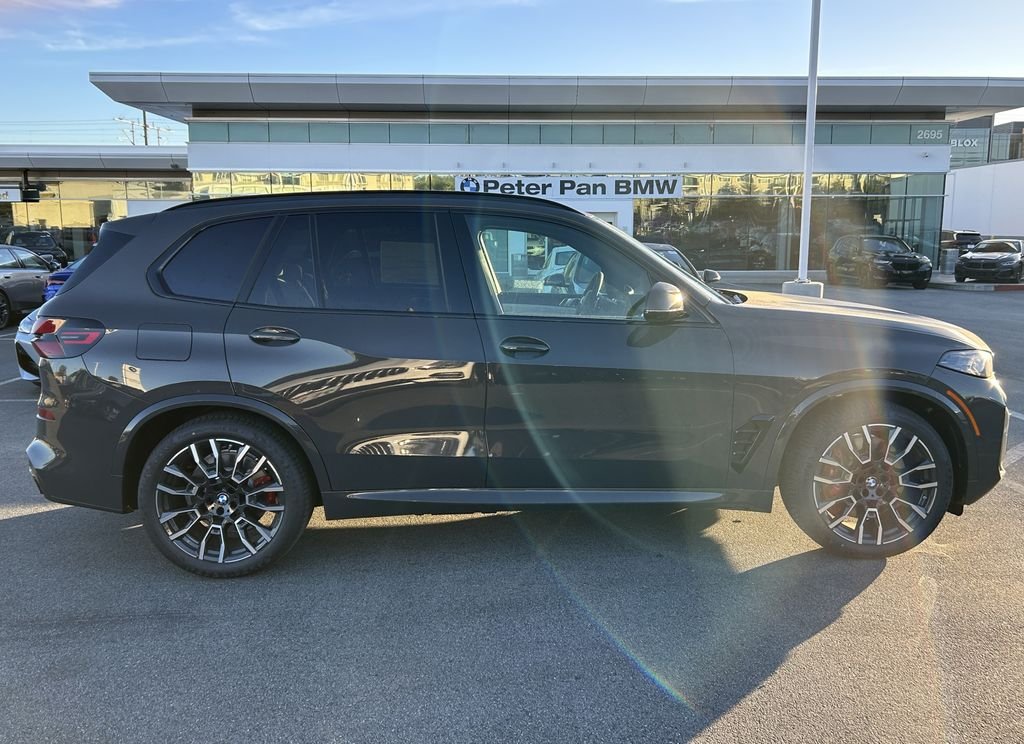 New 2026 Dravit Grey Metallic BMW xDrive50e image 6