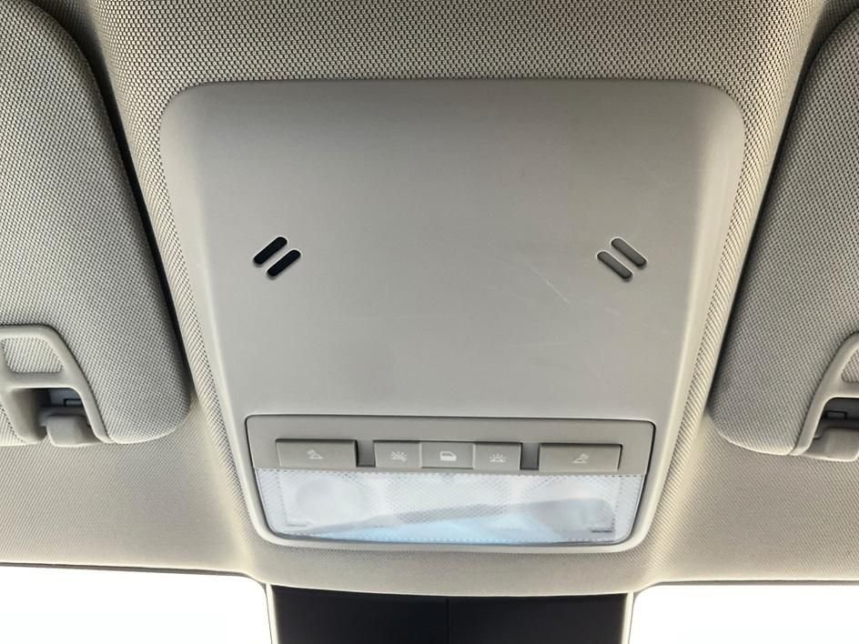 Used 2018 White Buick Preferred image 26