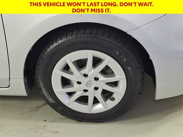 Used 2014 Silver Toyota Three image 9