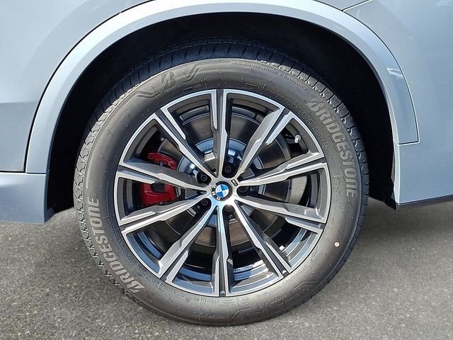 New 2026 Brooklyn Grey Metallic BMW M60i image 8