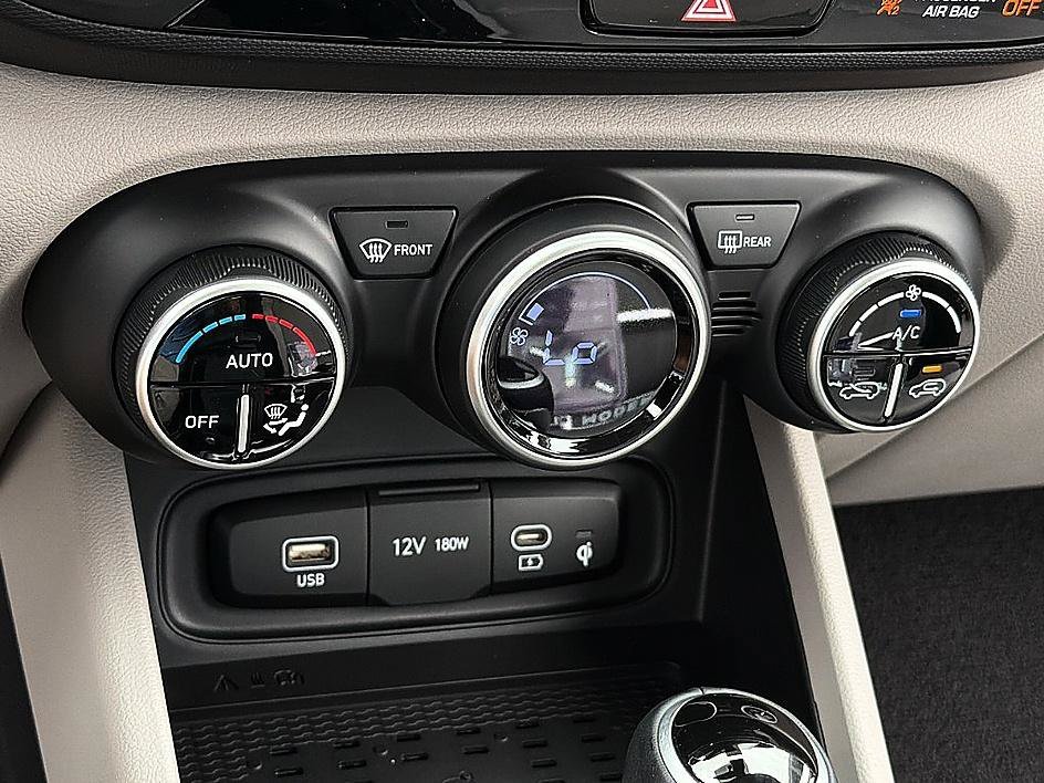New 2026 Shimmering Silver Hyundai SEL image 13