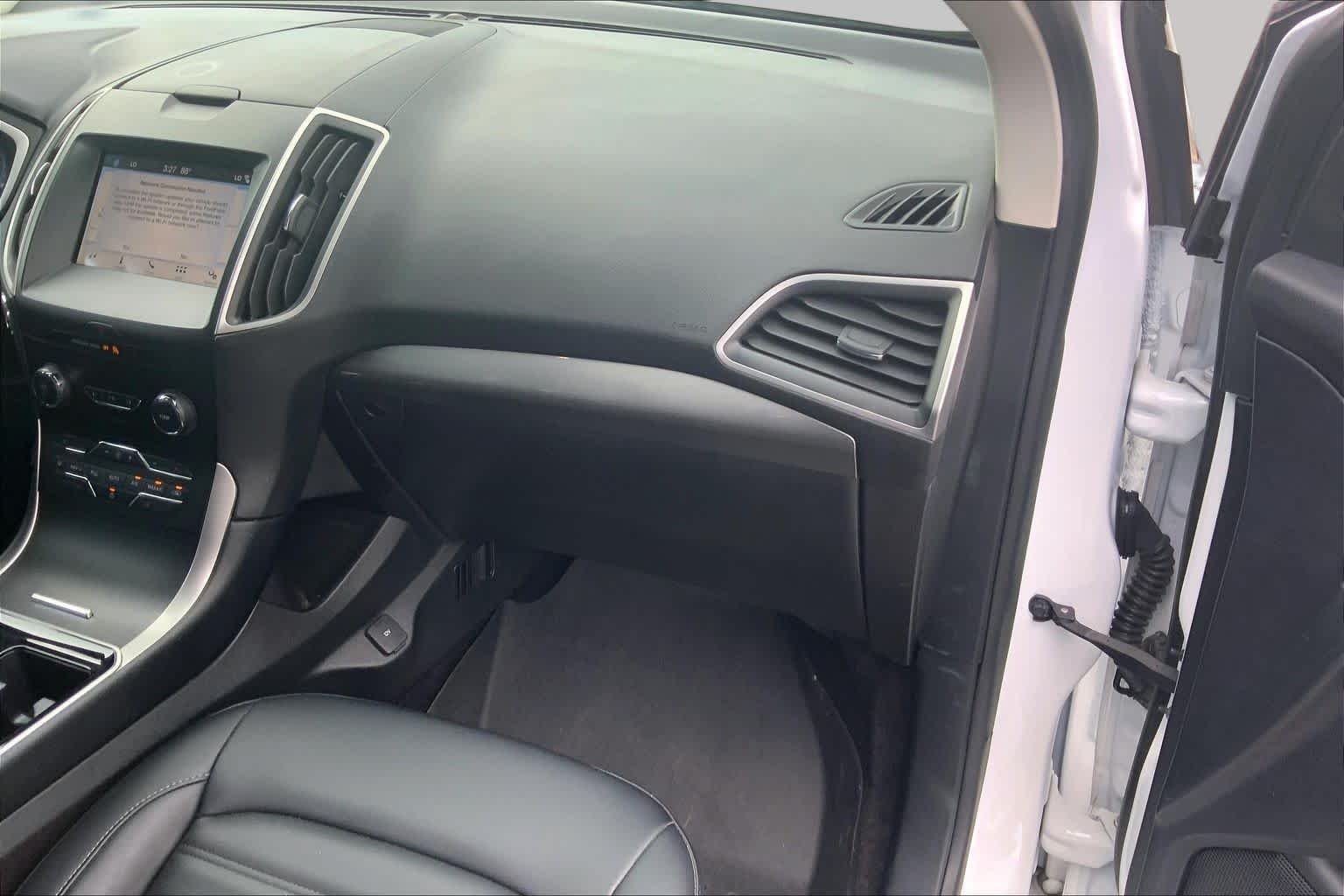 Used 2019 Oxford White Ford SEL image 19