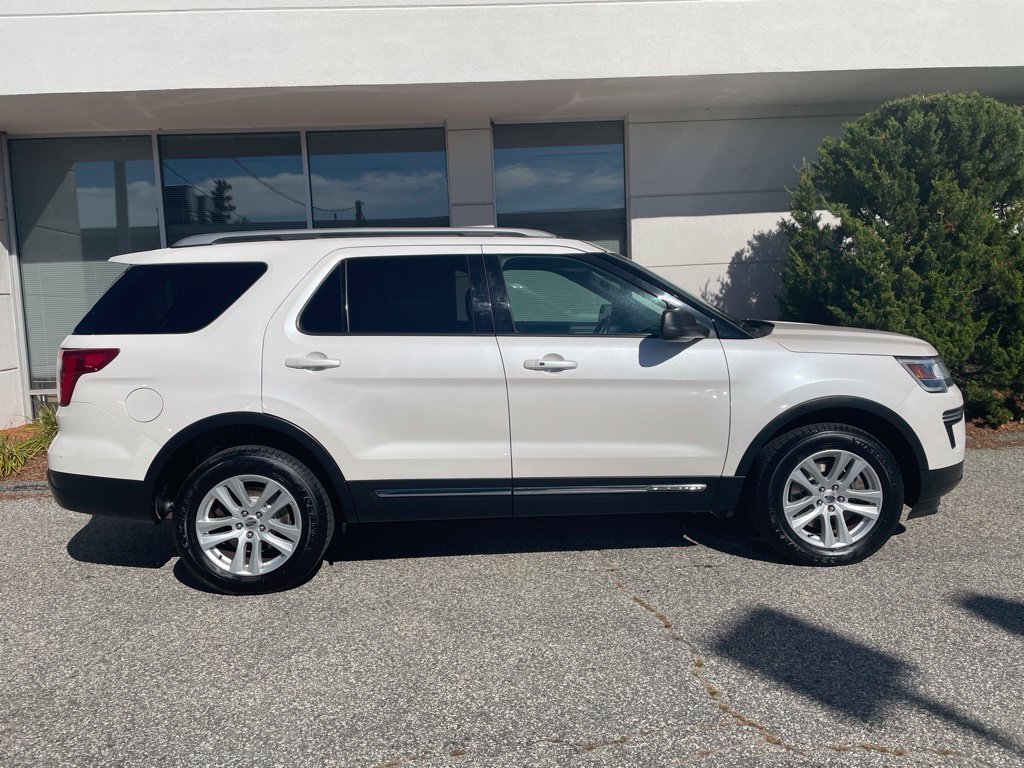 Certified Used 2019 White Platinum Clearcoat Metallic Ford XLT image 7