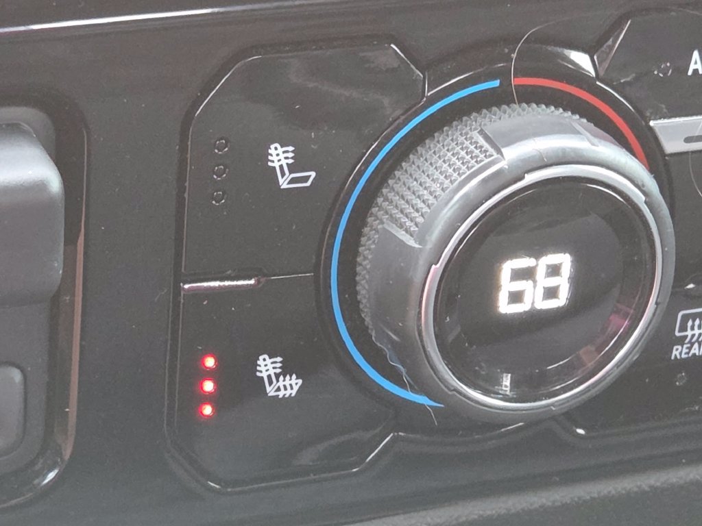 Used 2022 Blue Chevrolet LT image 32