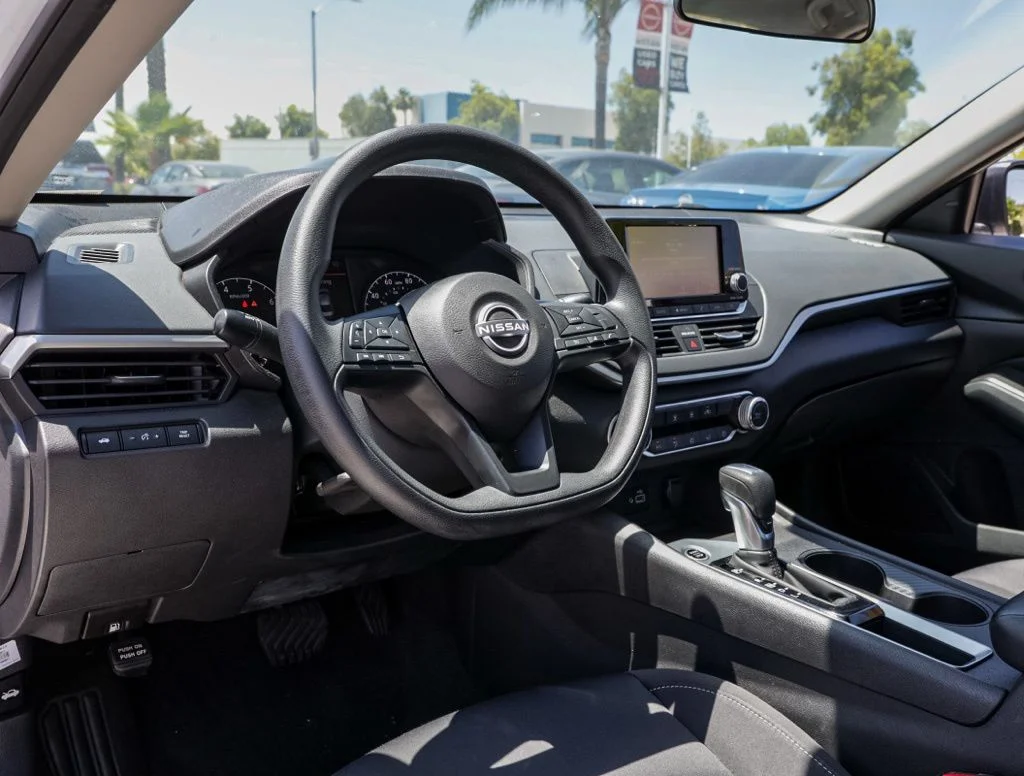 Used 2024 White Nissan 2.5 S image 14
