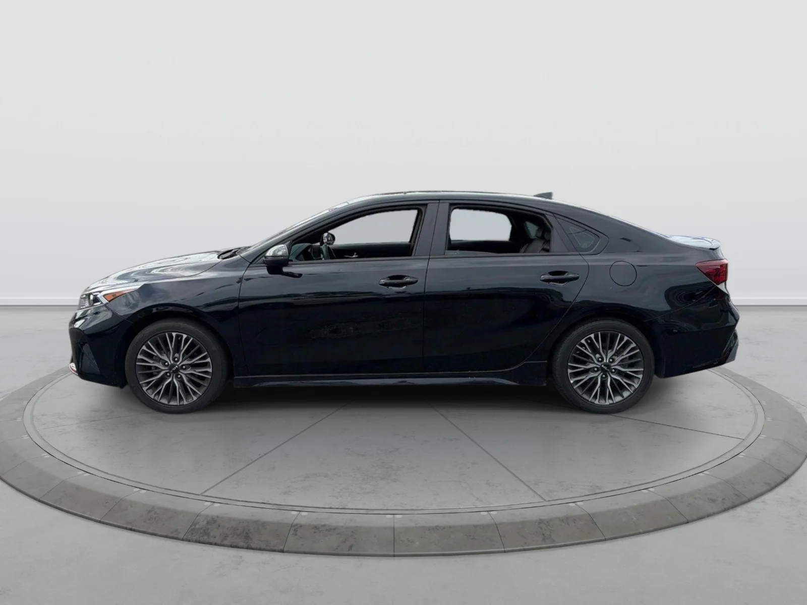 Used 2024 Black Kia GT-Line image 4