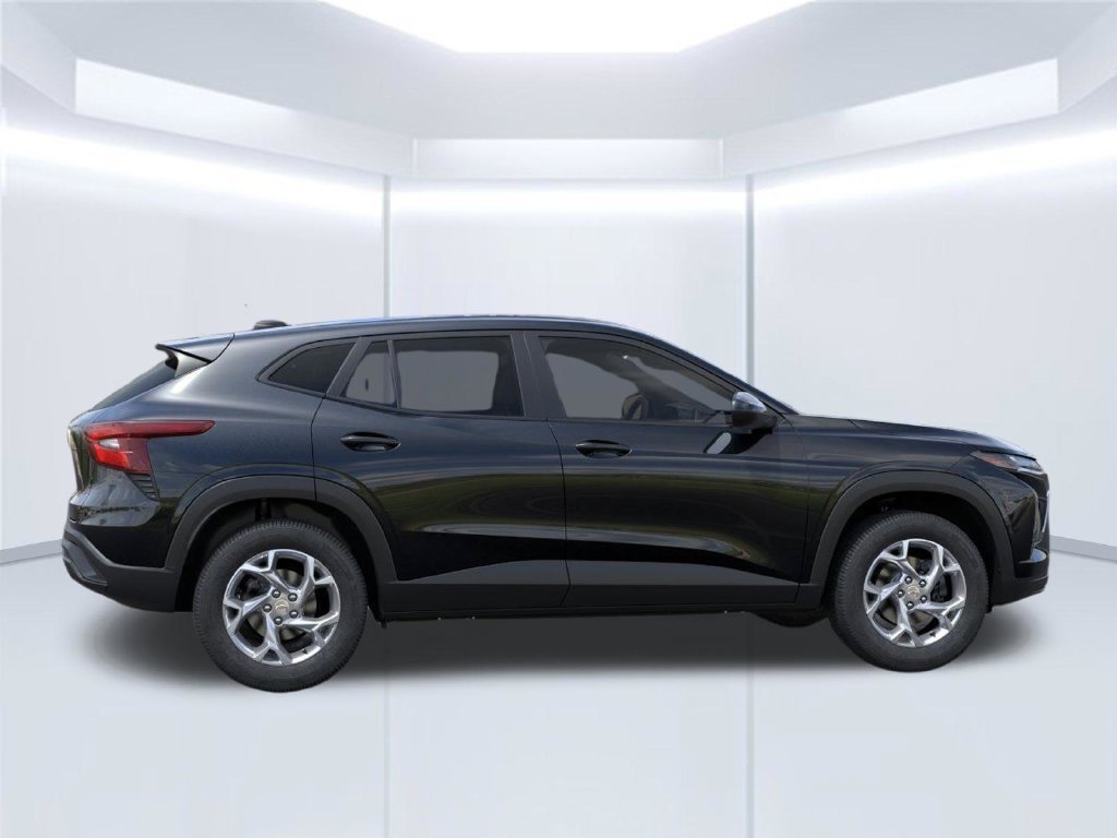 2026 Chevrolet Trax LS - Photo 8