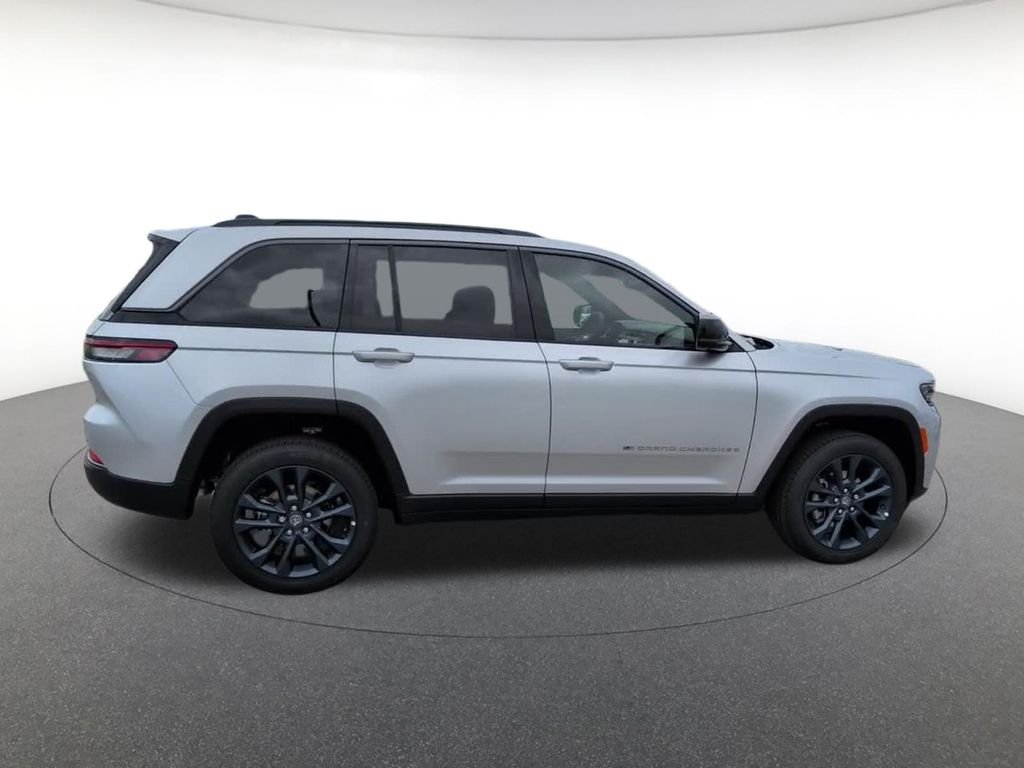 New 2026 Silver Zynith Jeep  image 4