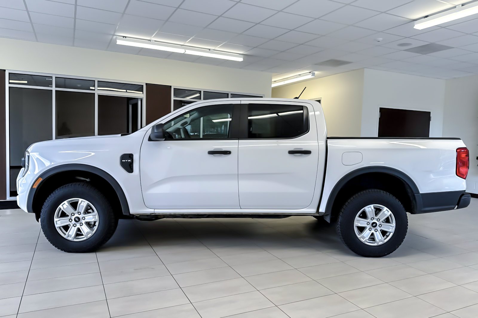 Certified Used 2025 Oxford White Ford XL image 7