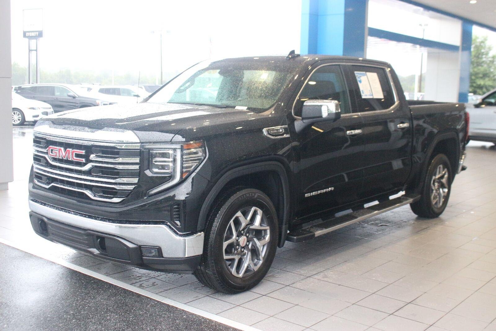 Used 2026 Onyx Black GMC SLT image 2