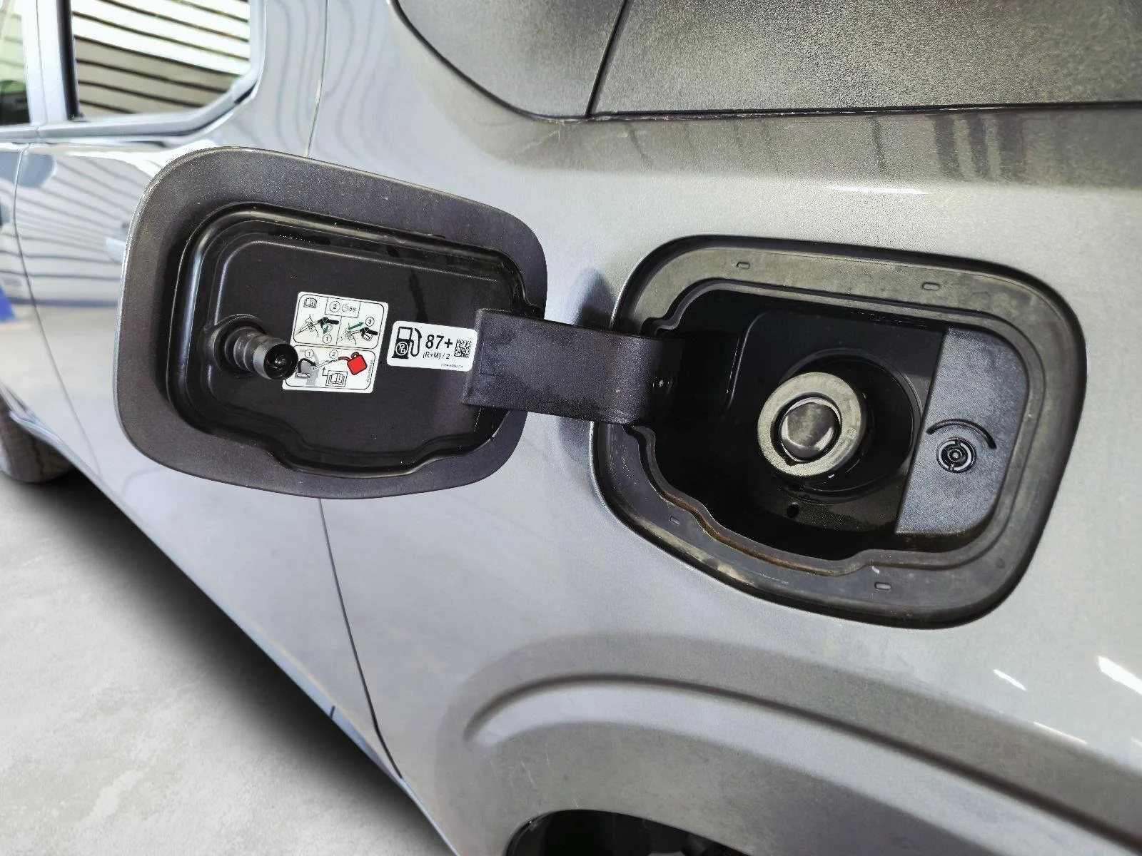 Used 2024 Carbonized Gray Metallic Ford XLT Advanced image 42