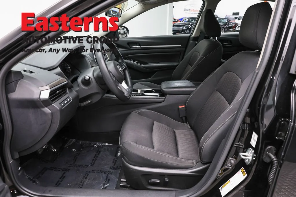 Used 2023 Black Nissan 2.5 SV image 14
