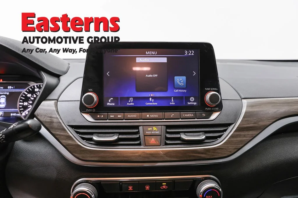 Used 2023 Silver Nissan 2.5 SV image 12