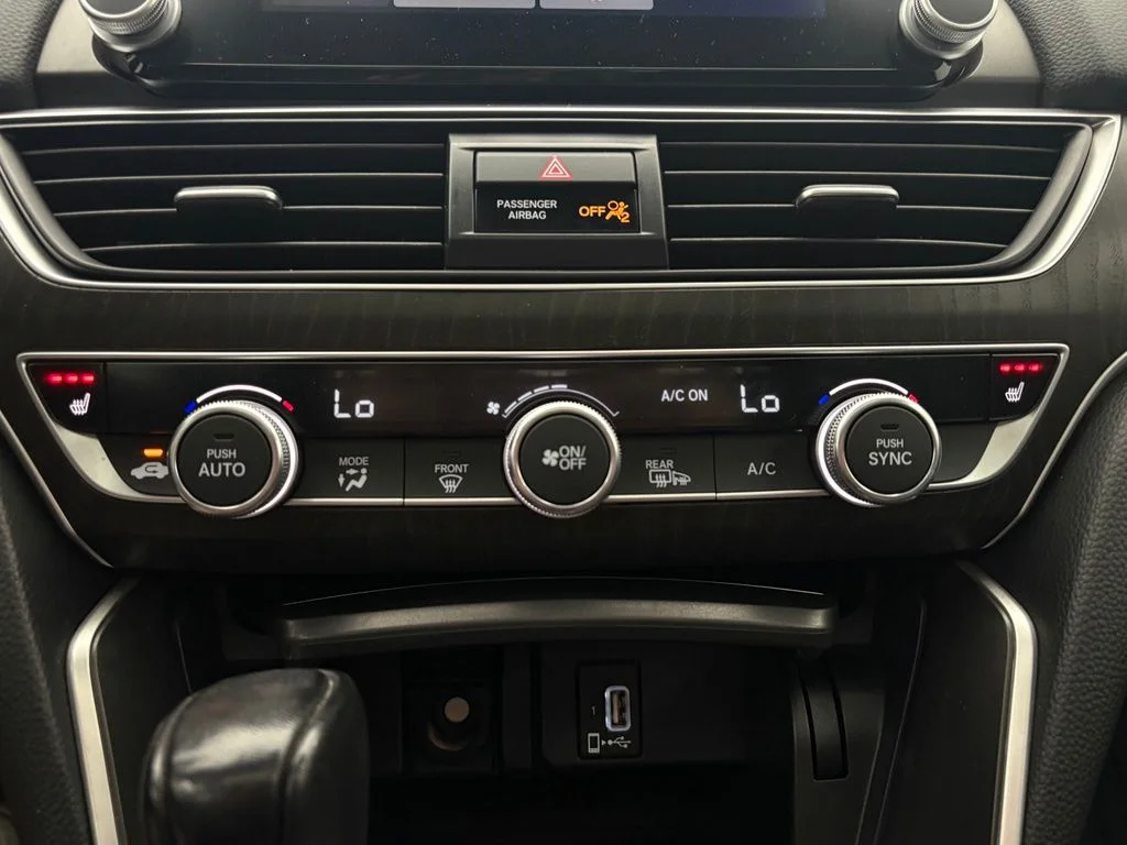 Used 2020 Silver Honda EX-L image 25