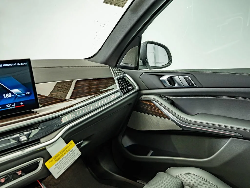 New 2026 Mineral White Metallic BMW xDrive40i image 30