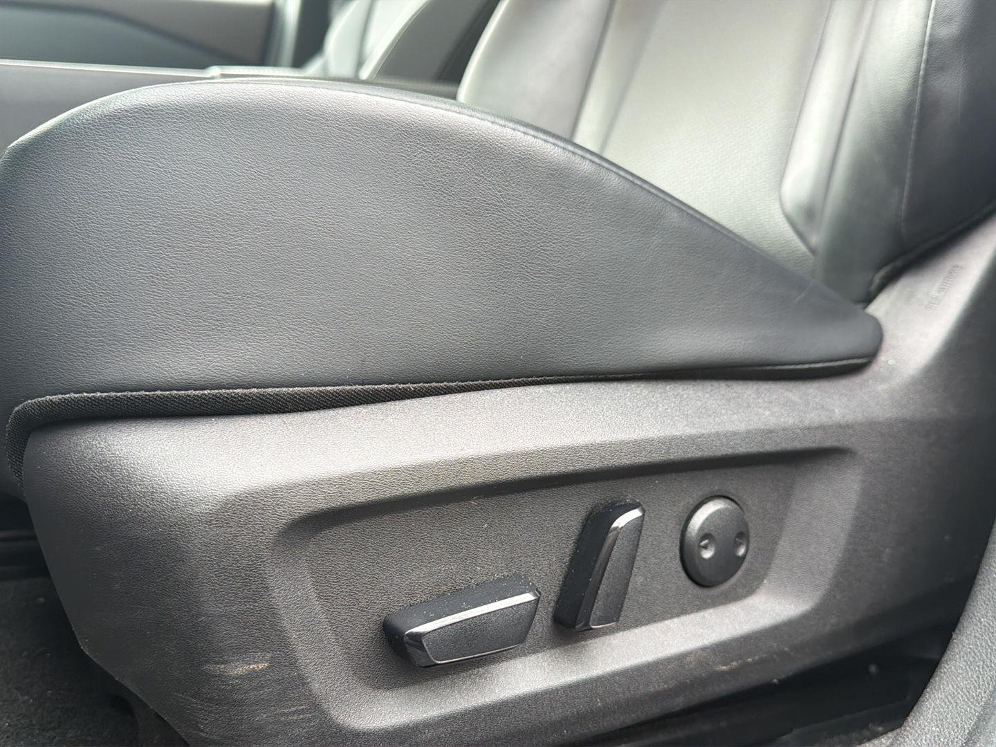 Used 2023 Super Black Nissan SV image 13