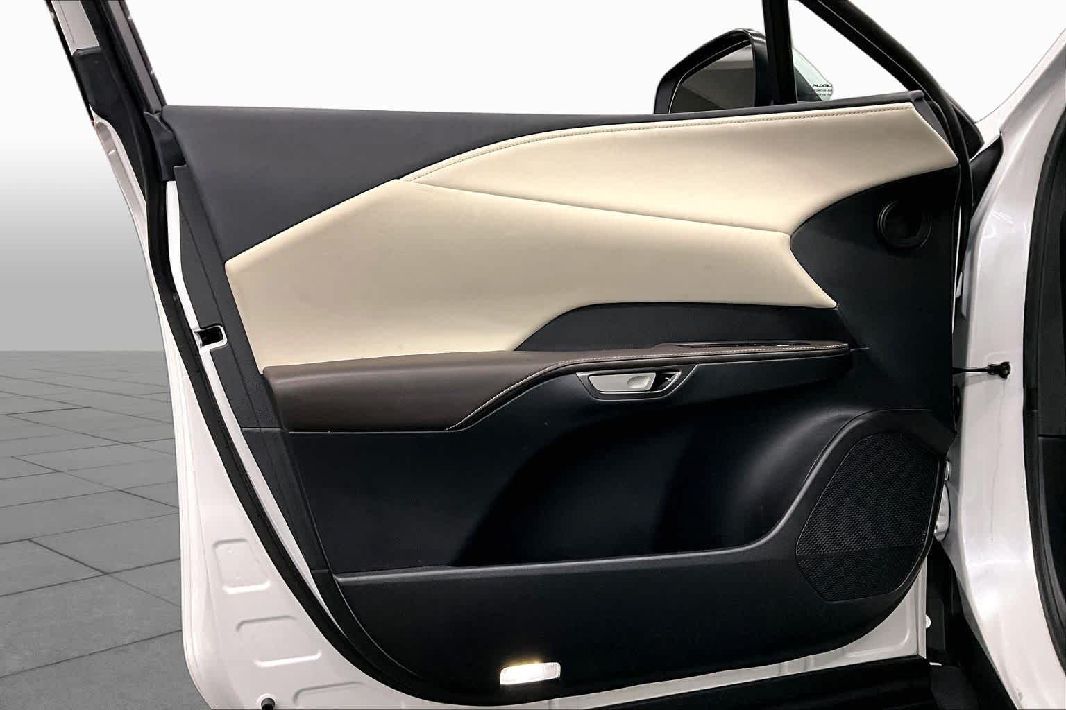 Certified Used 2023 Eminent White Pearl Lexus  image 22