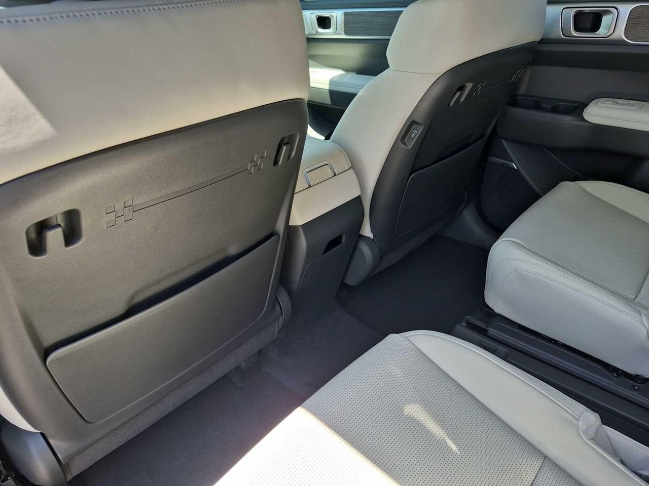 New 2026 Serenity White Hyundai Calligraphy AWD image 18