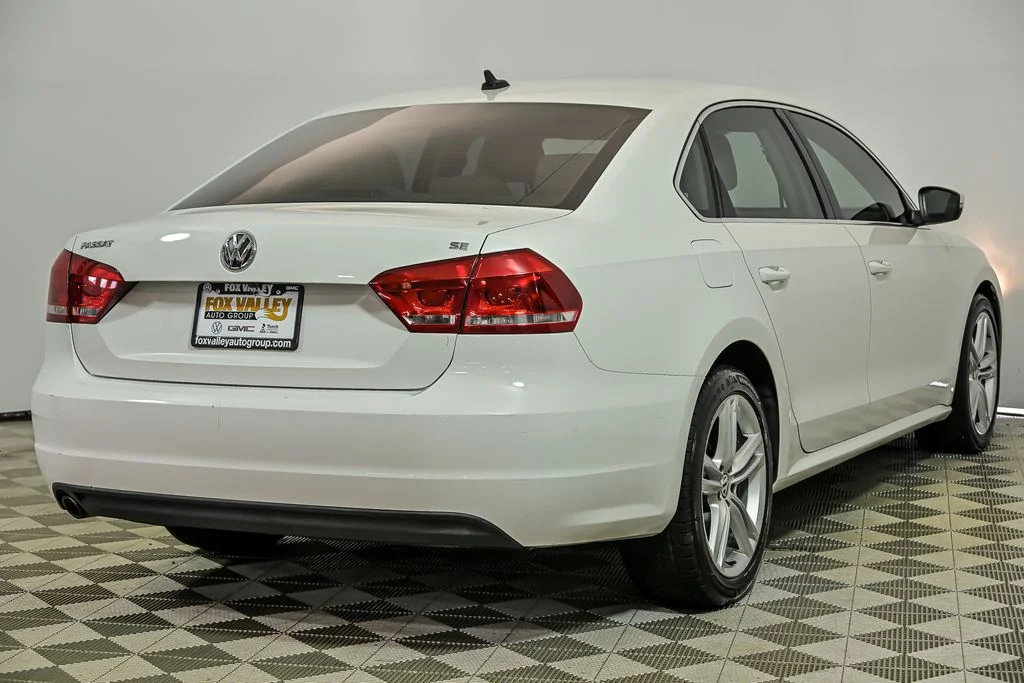 Used 2014 White Volkswagen 2.5 SE image 8