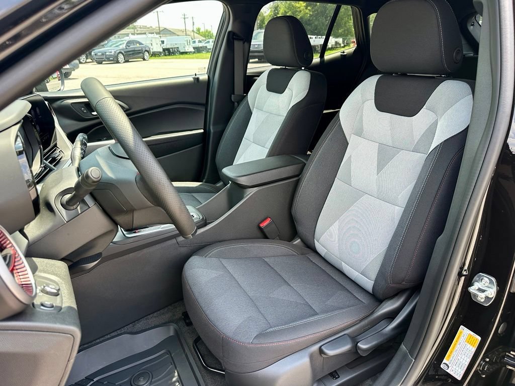 New 2026 Mosaic Black Metallic Chevrolet 1RS image 14