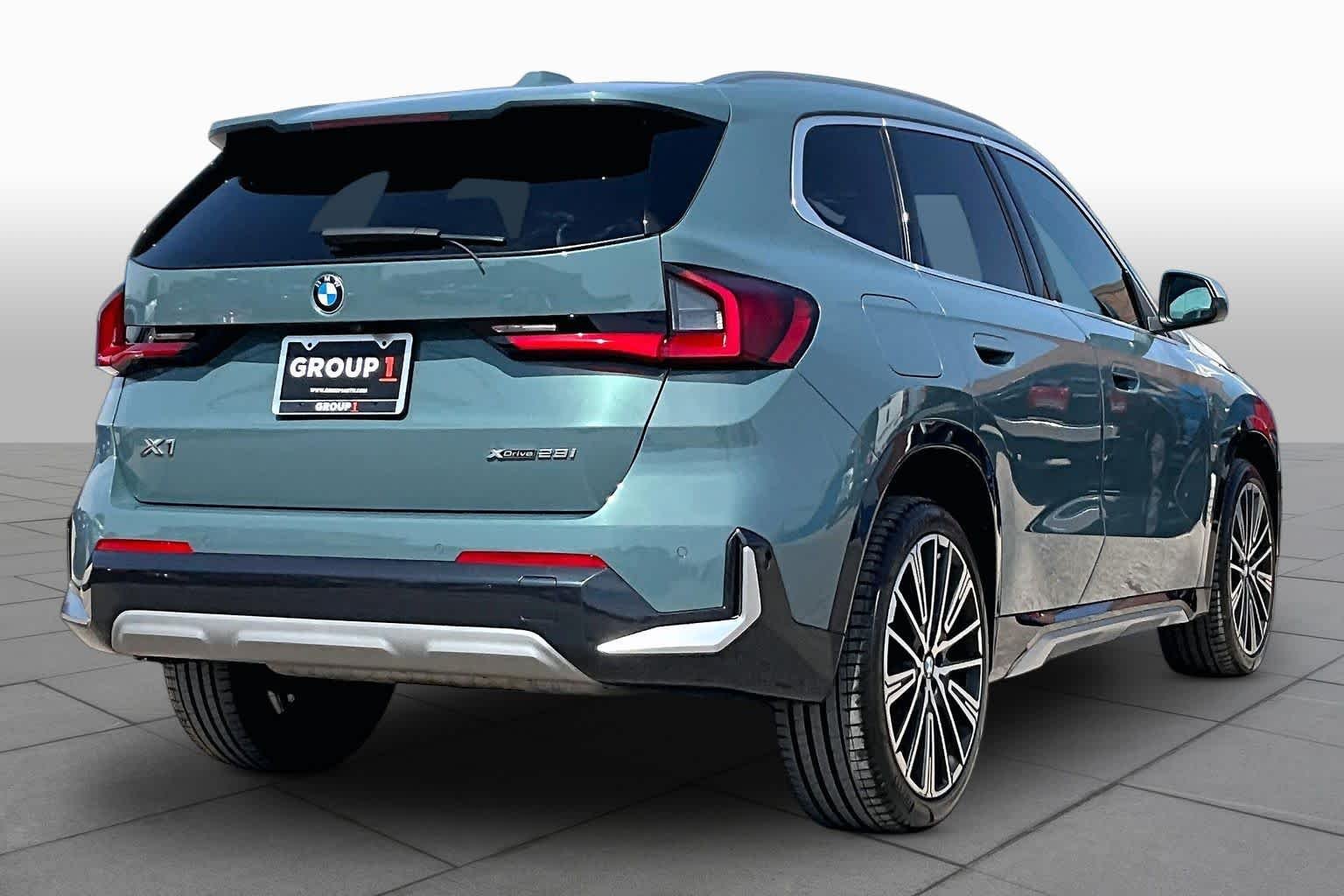 Used 2024 Green Metallic BMW xDrive28i image 13