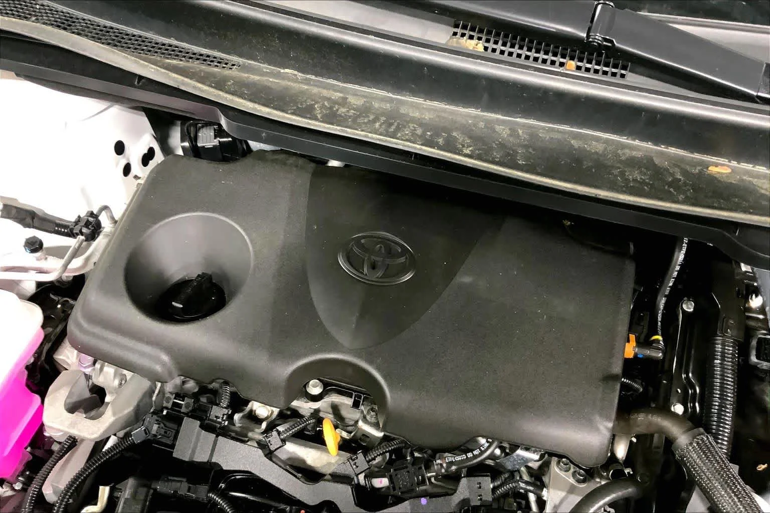 Used 2025 Ice Cap Toyota XSE image 33