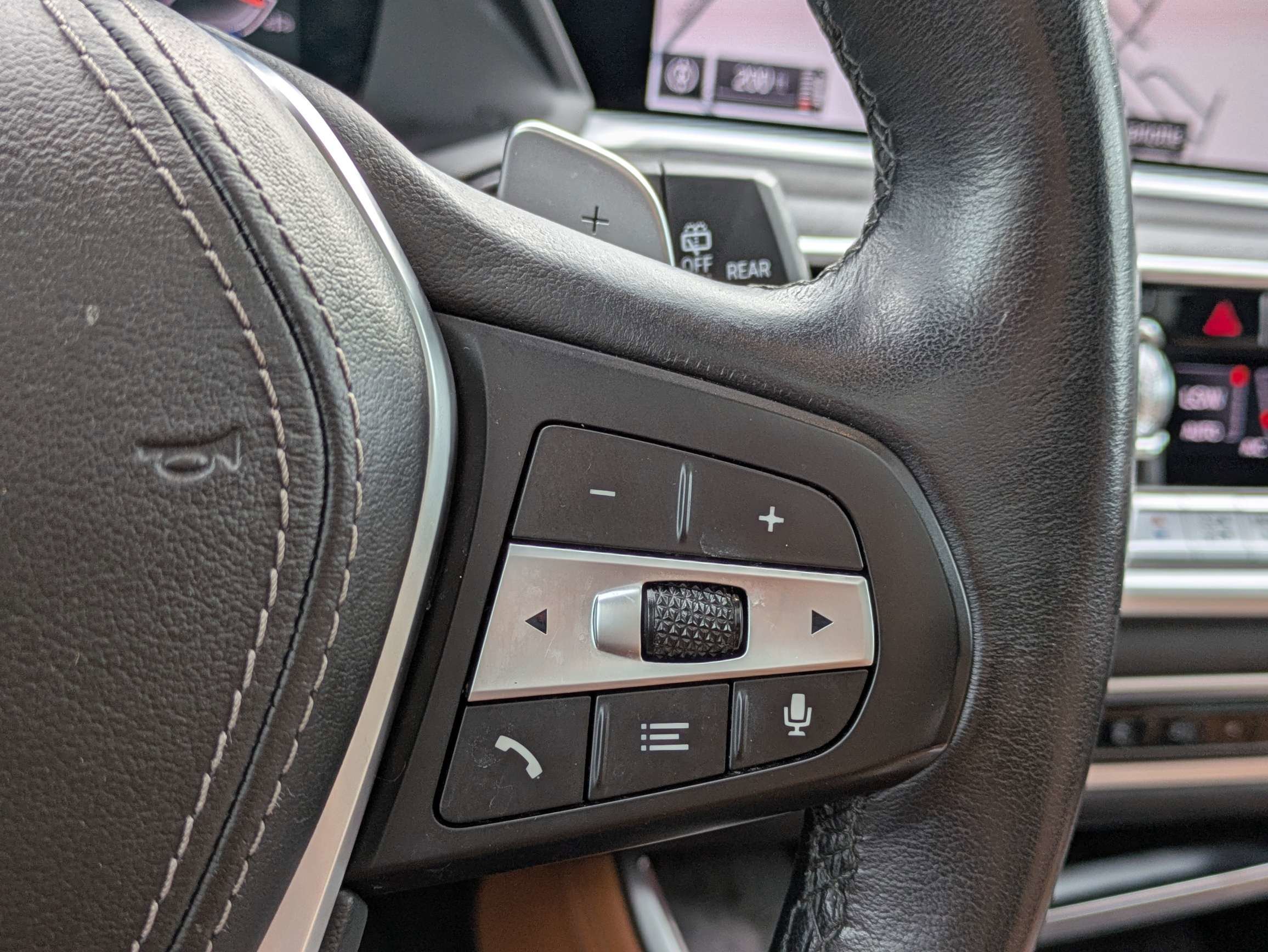 Used 2023 Mineral White Metallic BMW xDrive40i image 37