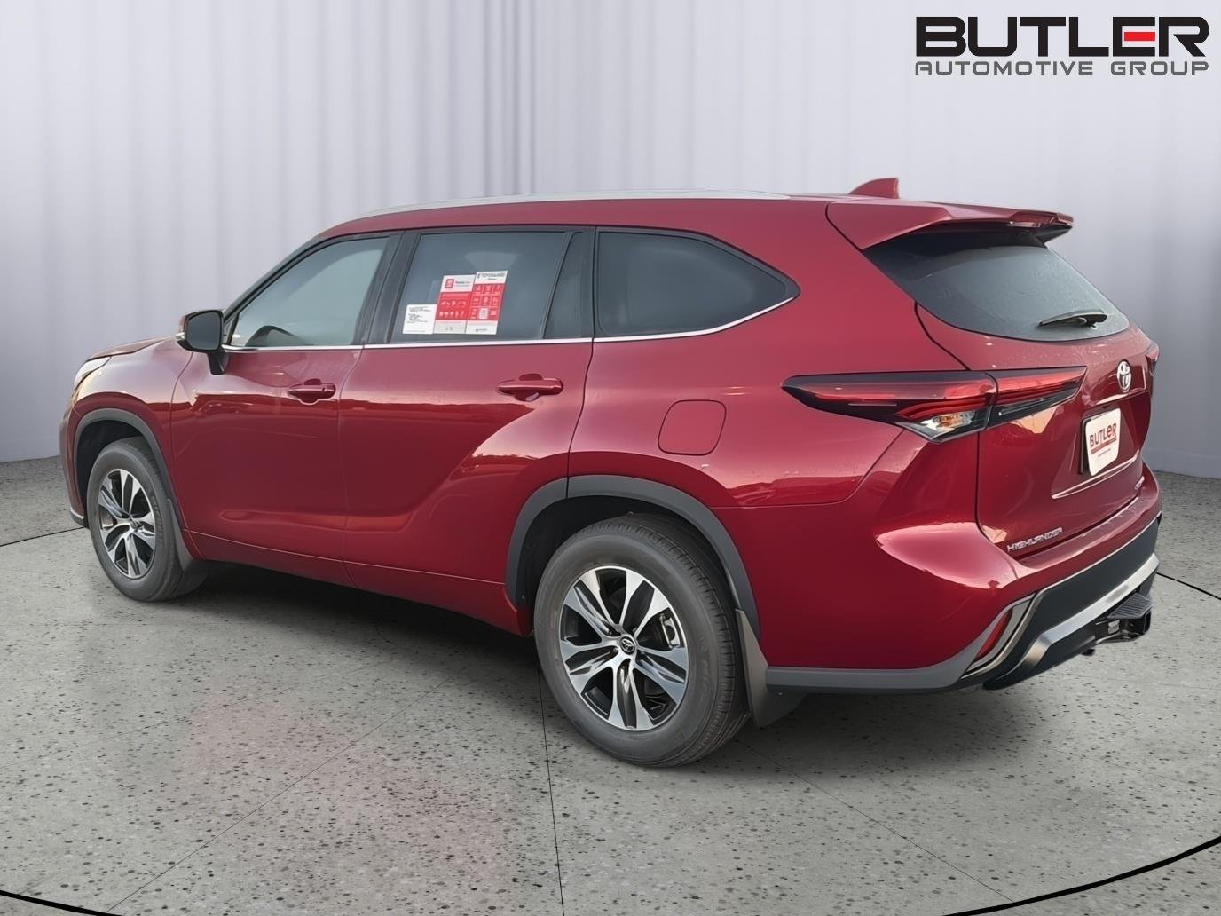 New 2026 Ruby Flare Pearl Toyota XLE image 4