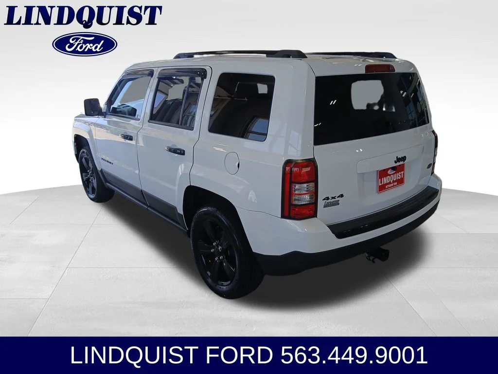 Used 2015 Bright White Clearcoat Jeep Sport image 3