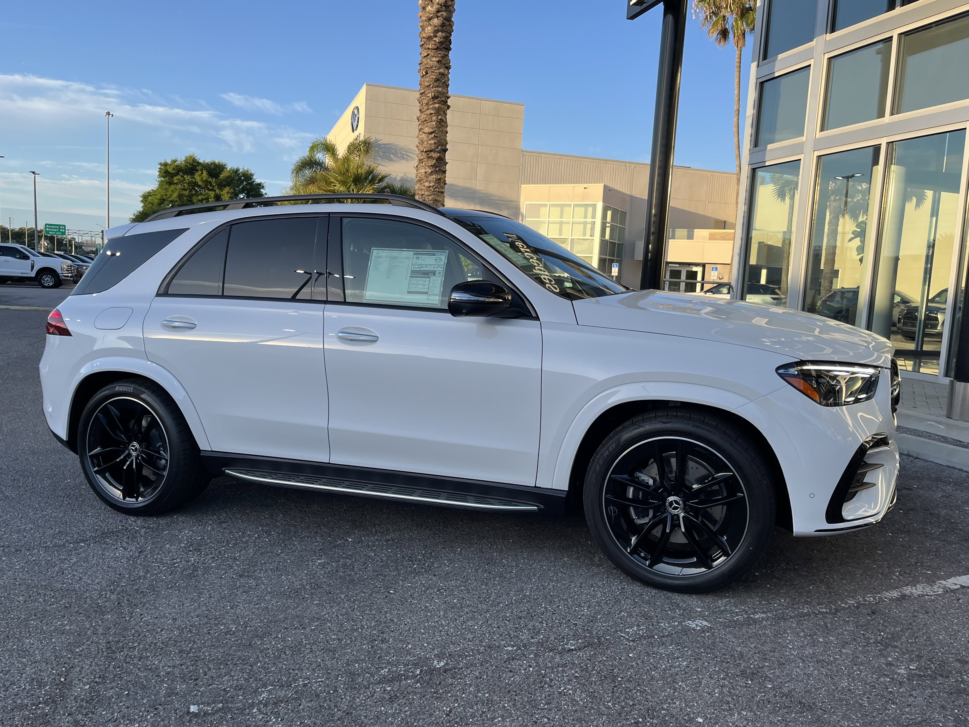New 2026 MANUFAKTUR Moonlight White Metallic Mercedes-Benz GLE 580 image 40