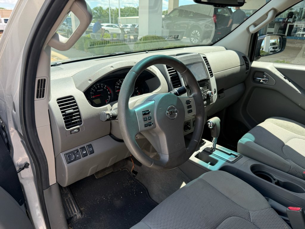 Used 2013 Brilliant Silver Nissan SV image 10