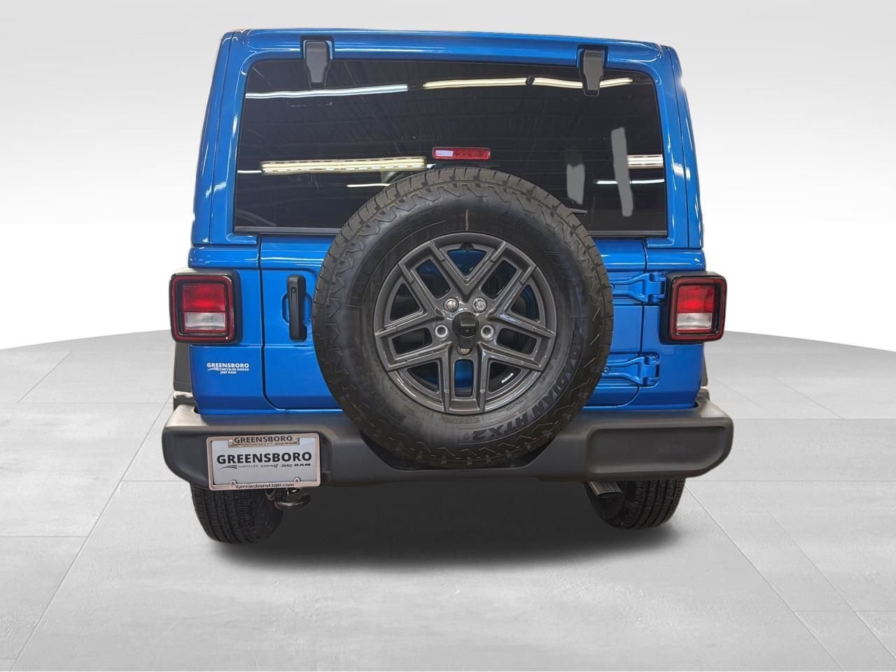 New 2026 Hydro Blue Pearl-Coat Exterior Paint Jeep Sport S image 4