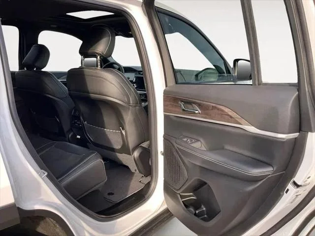 2026 Jeep Grand Cherokee Laredo - Photo 12