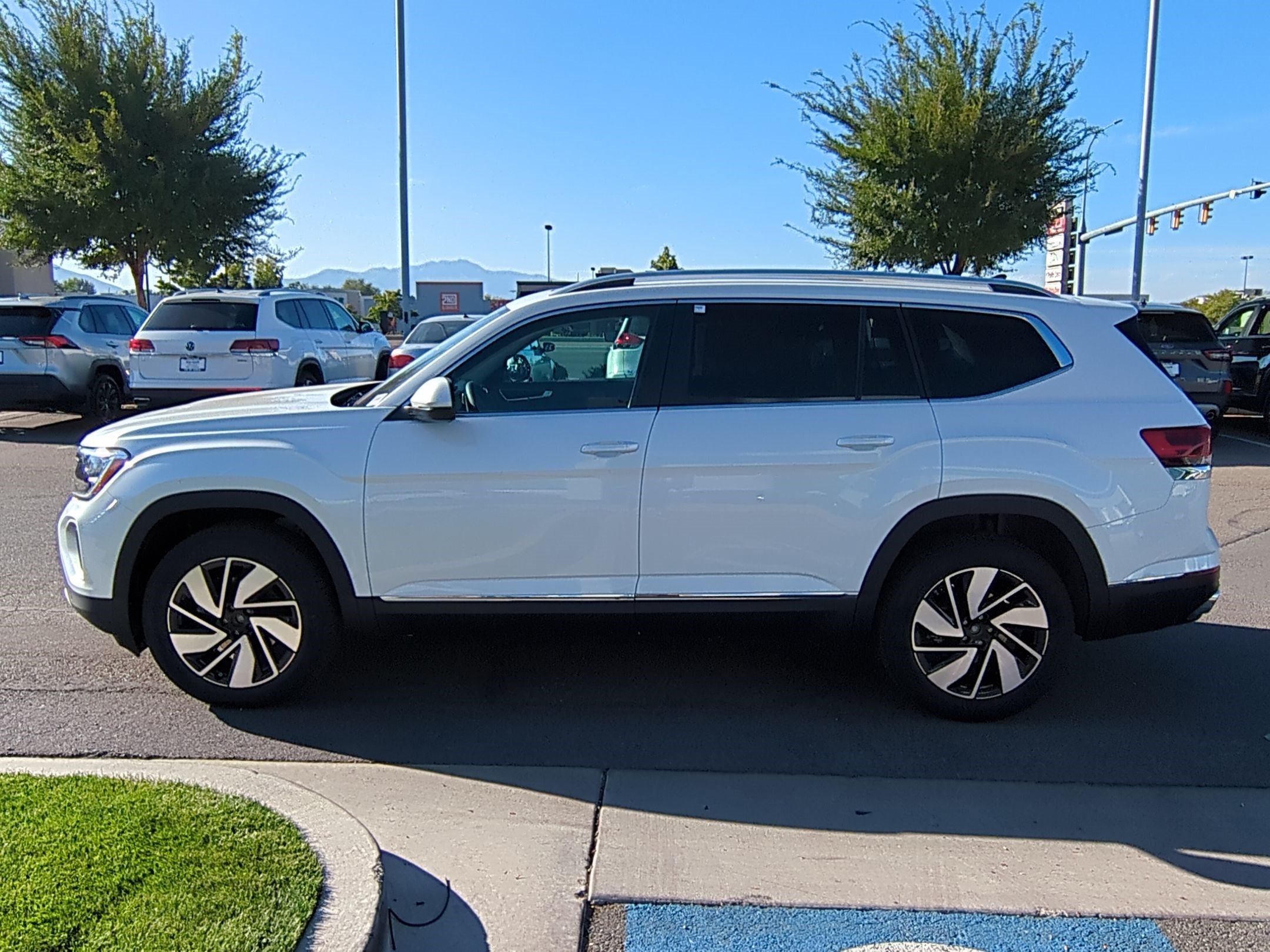 New 2026 Opal White Pearl Volkswagen 2.0T SEL image 7