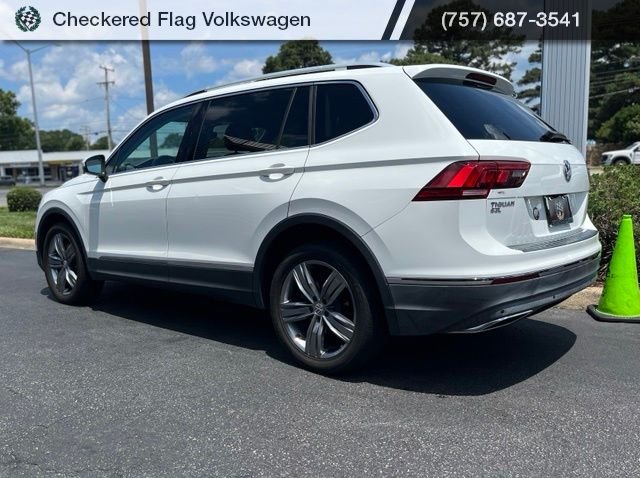 Used 2019 Pure White Volkswagen 2.0T SEL Premium 4Motion image 6