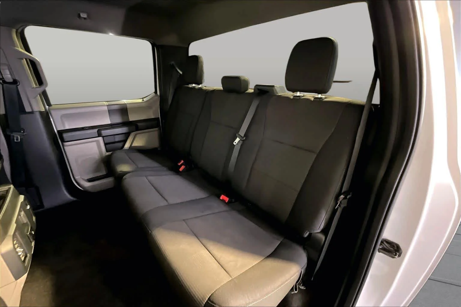 Used 2020 Oxford White Ford XL image 21