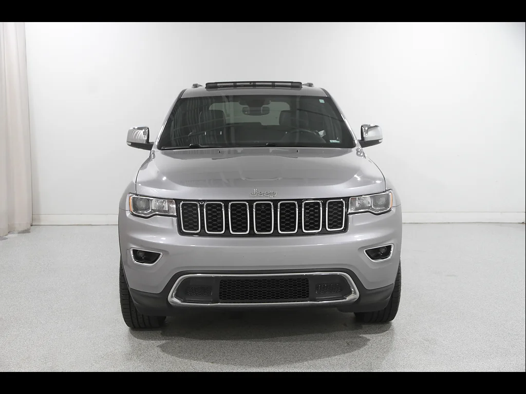 Used 2020 Billet Silver Metallic Clear Coat Jeep Limited image 2