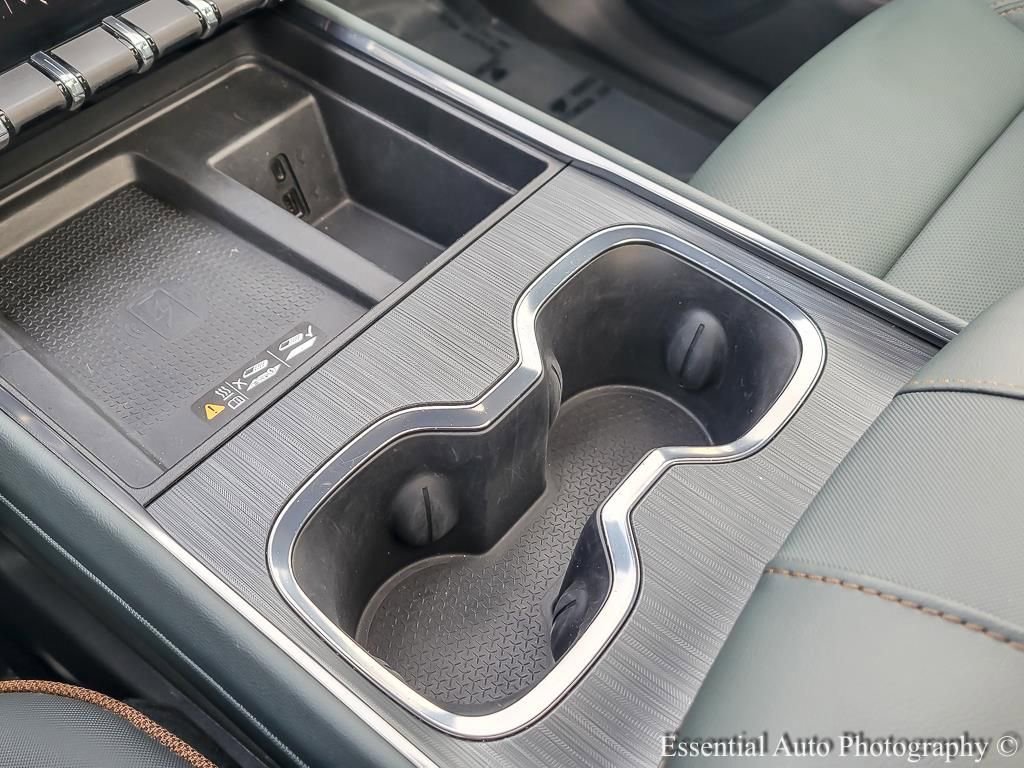 2024 GMC ACADIA - Image 17