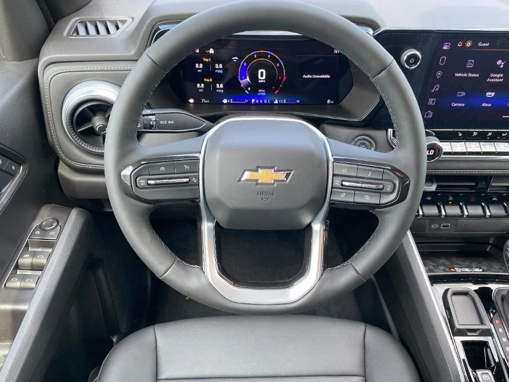 2025 Chevrolet Colorado LT - Photo 8