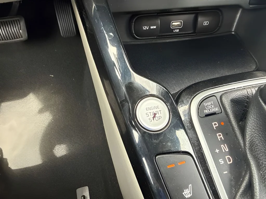 Used 2020 Green Kia EX image 22