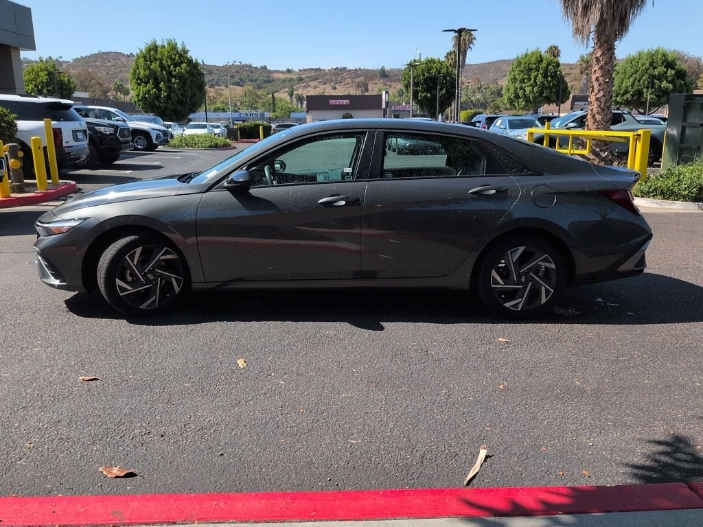 Certified Used 2025 Gray Hyundai SEL Sport image 4