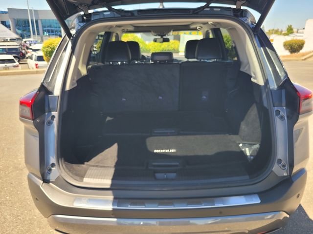 Used 2023 Gray Nissan SL image 11