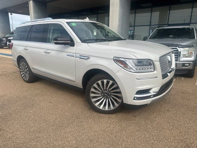 Used 2021 Ceramic White Lincoln Reserve image 1