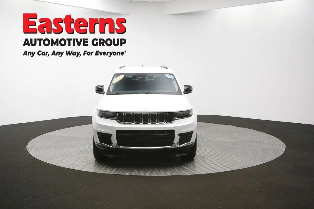 Used 2023 White Jeep Laredo image 53